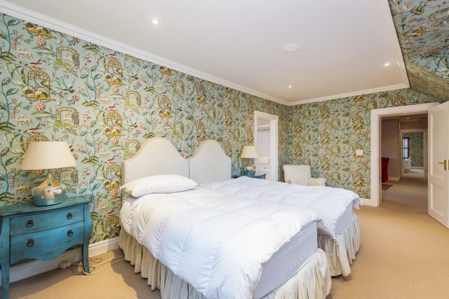 To Let 6 Bedroom Property for Rent in The Crags Western Cape